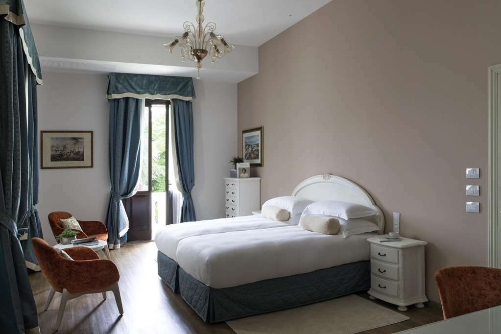 Grand Hotel Trieste & Victoria Abano Terme Pokoj fotografie A room at the hotel